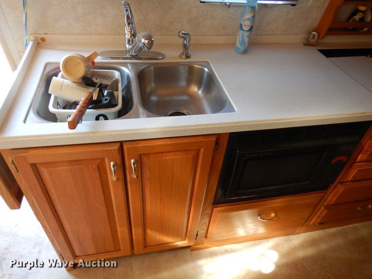 image for item DF0106 2004 Airstream  camper