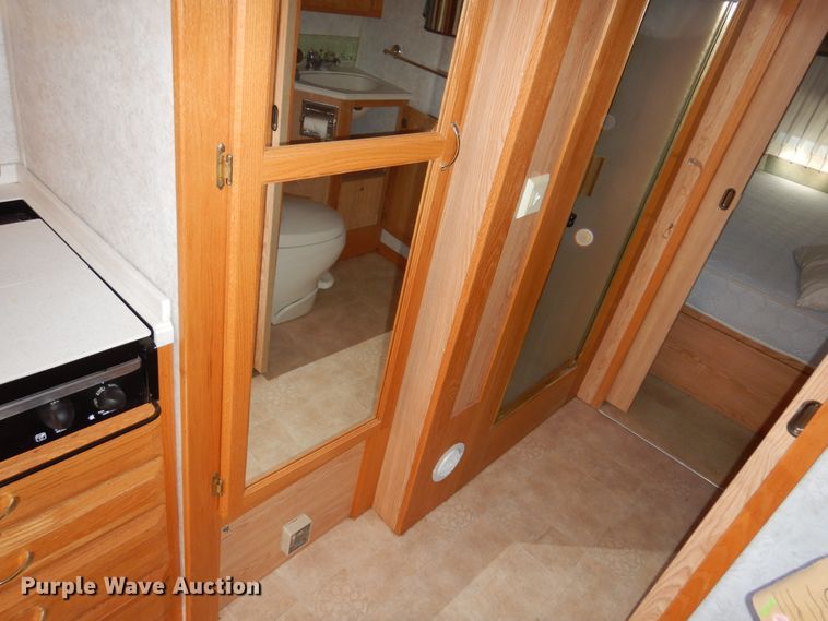 image for item DF0106 2004 Airstream  camper