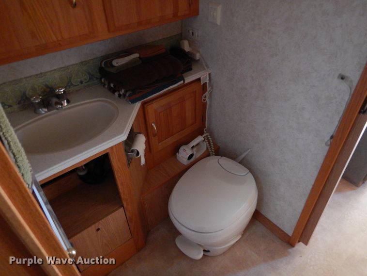 image for item DF0106 2004 Airstream  camper