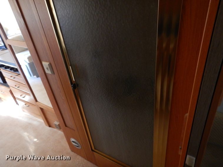 image for item DF0106 2004 Airstream  camper