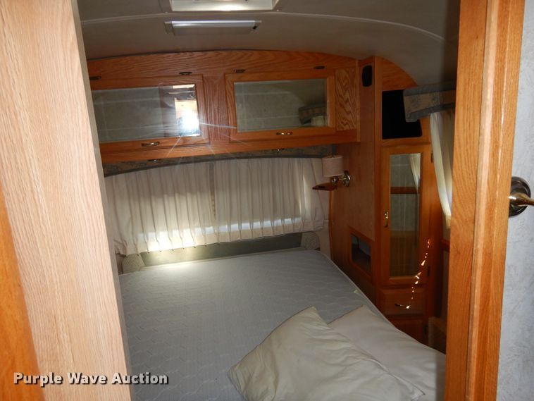 image for item DF0106 2004 Airstream  camper