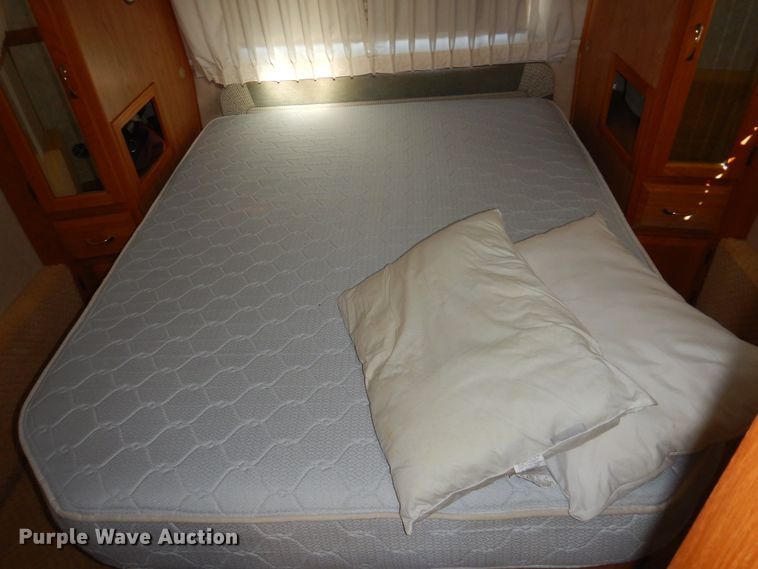 image for item DF0106 2004 Airstream  camper