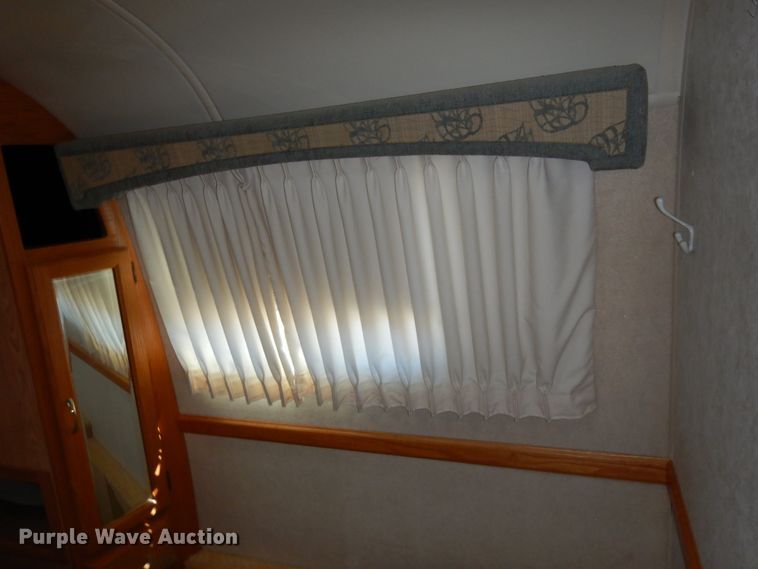 image for item DF0106 2004 Airstream  camper