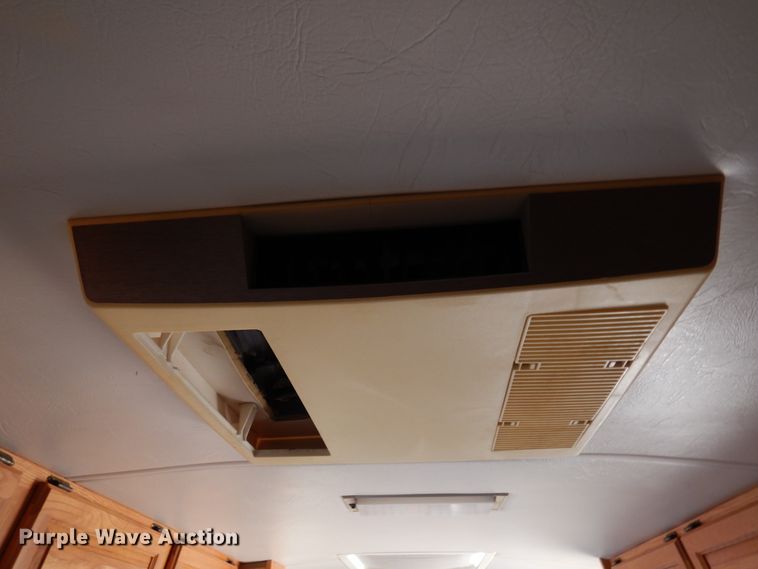 image for item DF0106 2004 Airstream  camper