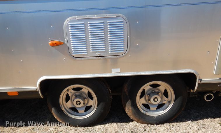 image for item DF0106 2004 Airstream  camper