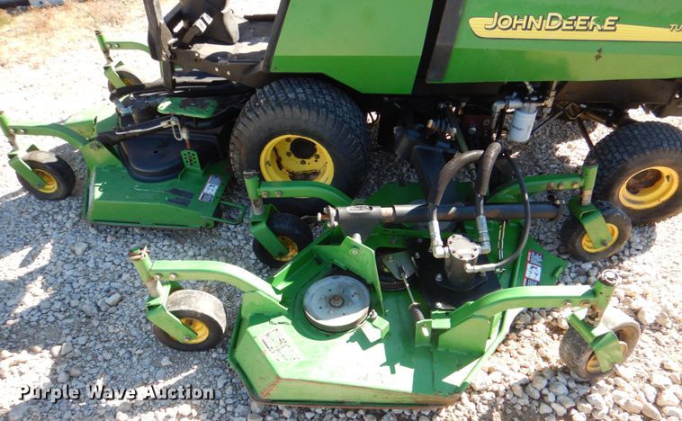 image for item DH7341 2003 John Deere 1600 Turbo  lawn mower