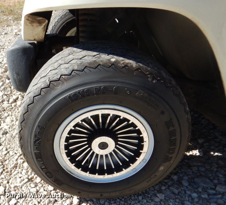 image for item DH7342 2002 Yamaha G16  golf cart