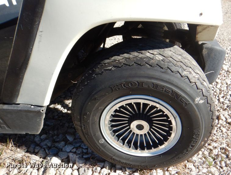 image for item DH7342 2002 Yamaha G16  golf cart