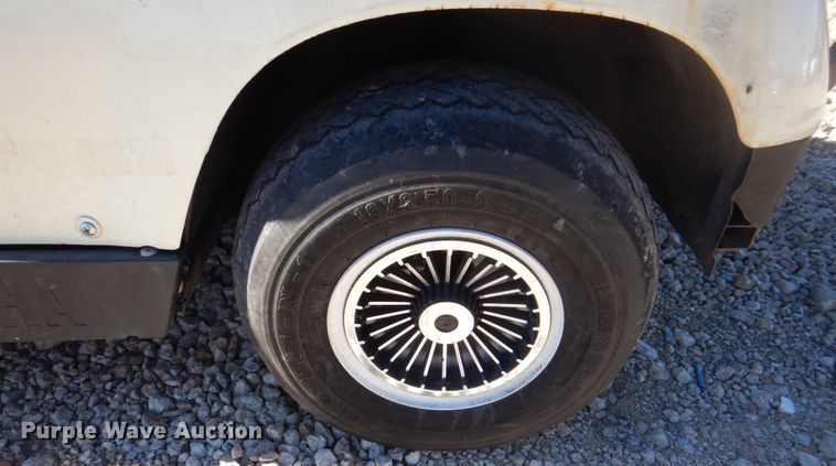 image for item DH7342 2002 Yamaha G16  golf cart