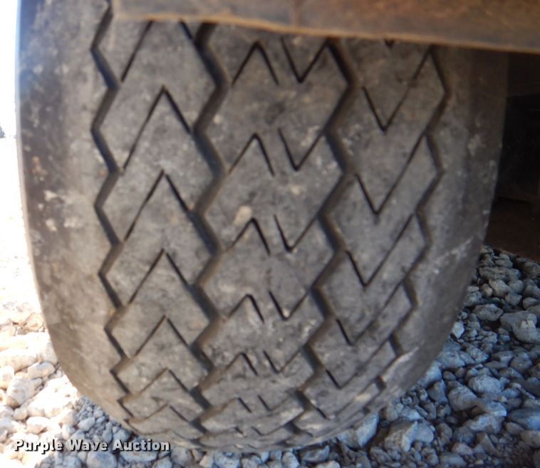 image for item DH7342 2002 Yamaha G16  golf cart