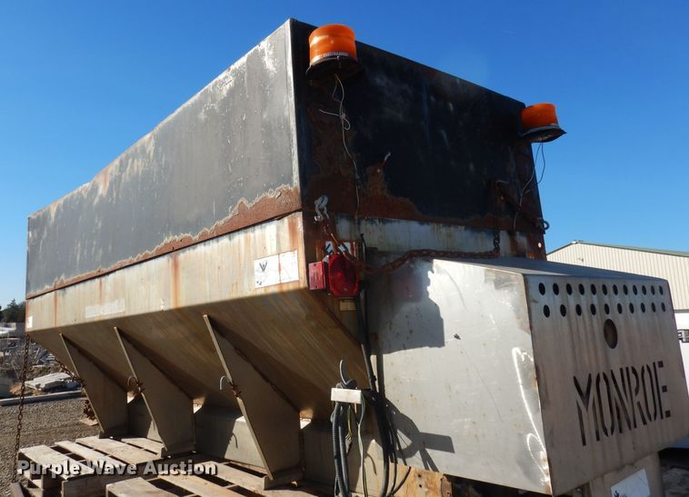 image for item DH8843 Monroe spreader