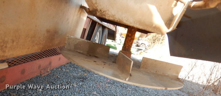 image for item DH8843 Monroe spreader