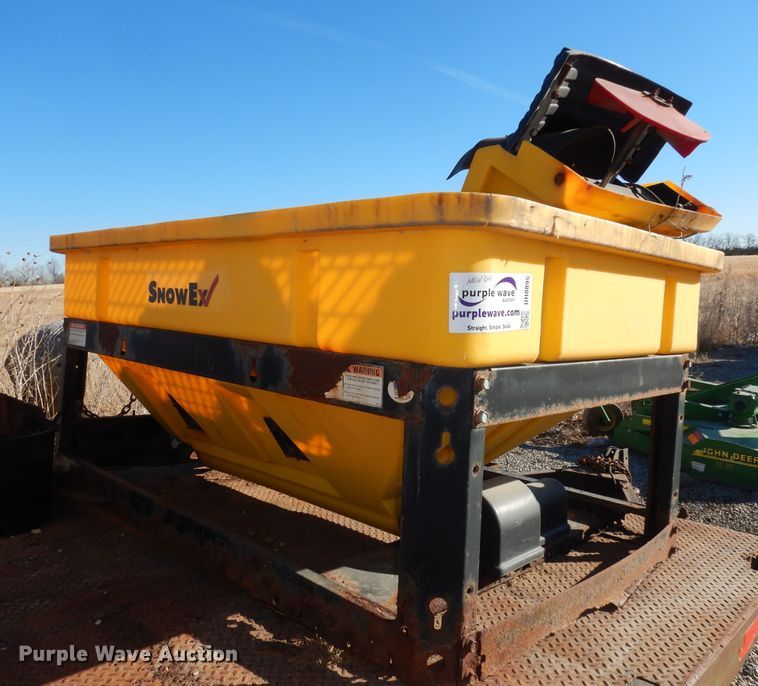 image for item DH8895 SnowEx spreader