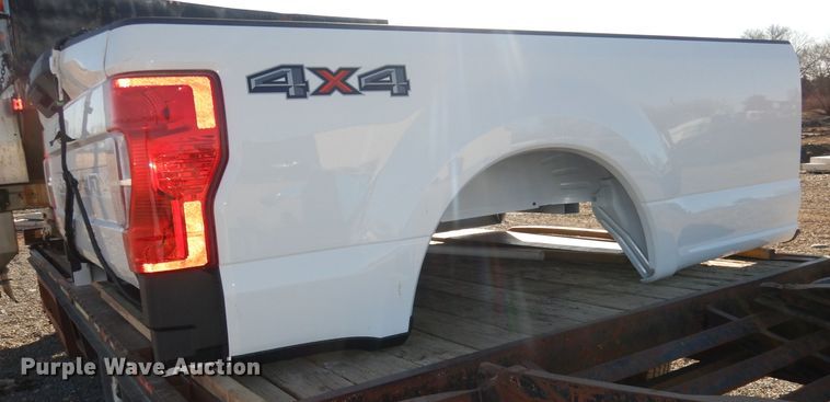 image for item DH8898 2022 Ford F250 Super Duty pickup truck bed