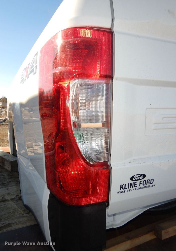 image for item DH8898 2022 Ford F250 Super Duty pickup truck bed