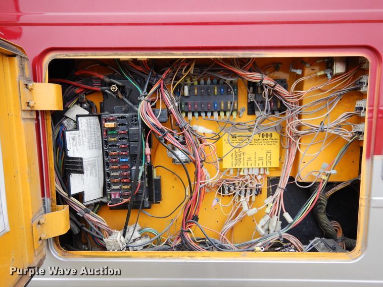 image for item DI8687 2000 International 3800  Amtran school bus