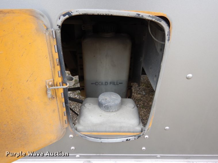 image for item DI8687 2000 International 3800  Amtran school bus