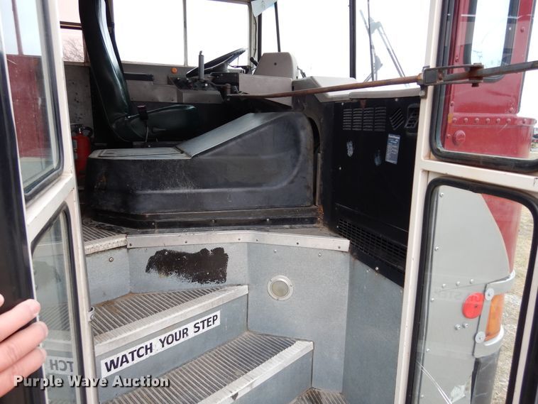 image for item DI8687 2000 International 3800  Amtran school bus