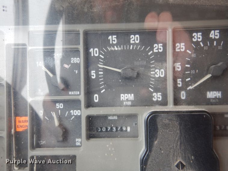 image for item DI8687 2000 International 3800  Amtran school bus