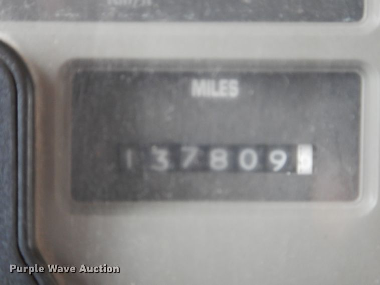 image for item DI8687 2000 International 3800  Amtran school bus