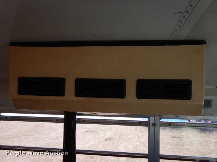 image for item DI8687 2000 International 3800  Amtran school bus