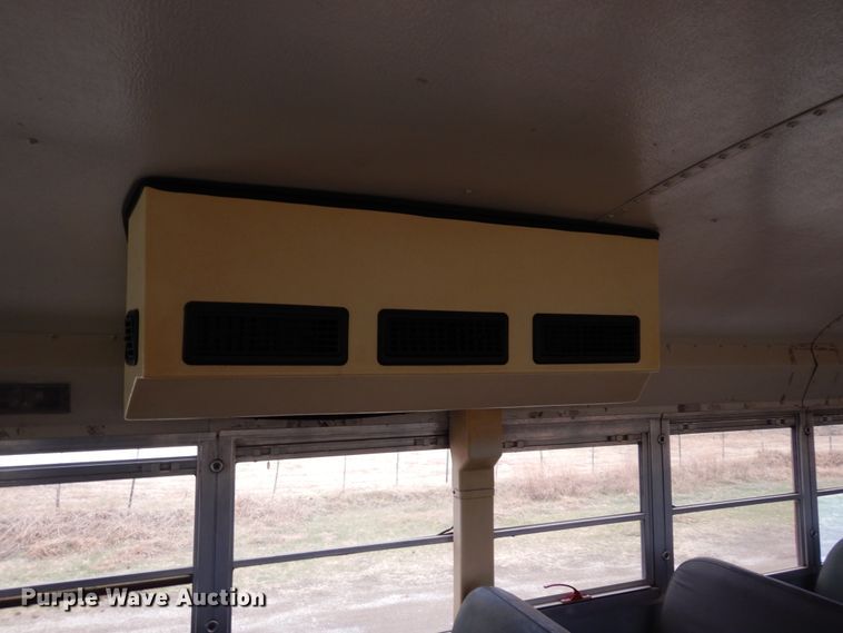 image for item DI8687 2000 International 3800  Amtran school bus