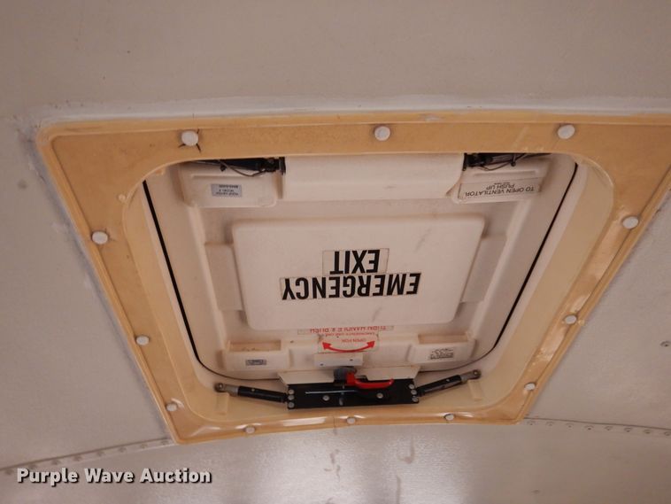 image for item DI8687 2000 International 3800  Amtran school bus