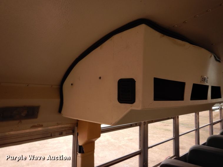 image for item DI8687 2000 International 3800  Amtran school bus