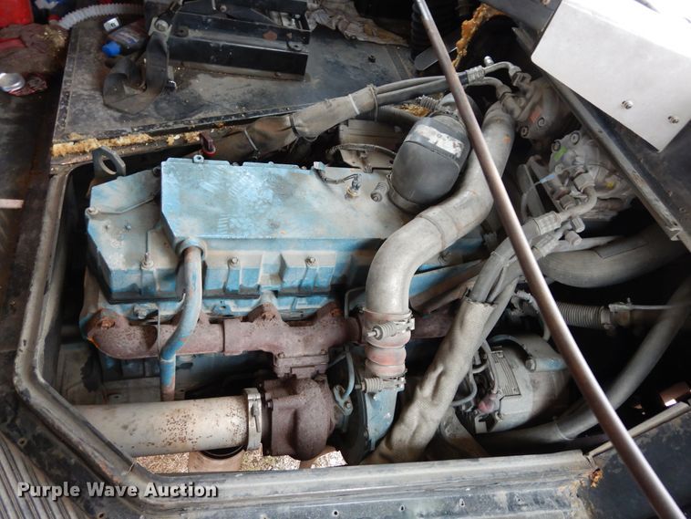 image for item DI8687 2000 International 3800  Amtran school bus