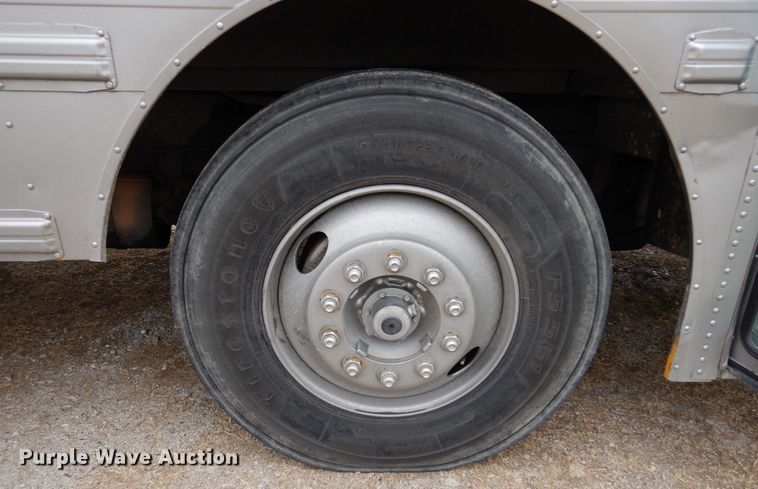 image for item DI8687 2000 International 3800  Amtran school bus