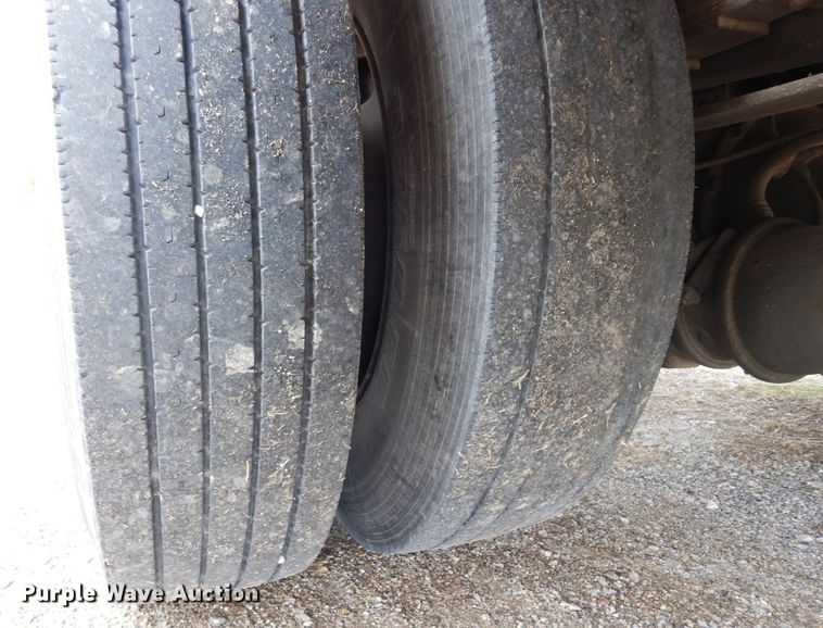 image for item DI8687 2000 International 3800  Amtran school bus