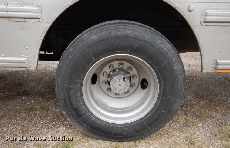 image for item DI8687 2000 International 3800  Amtran school bus