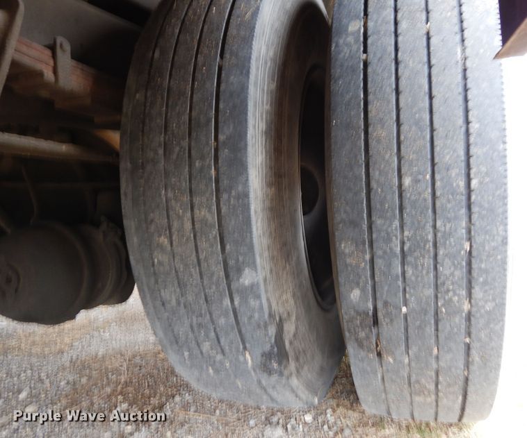 image for item DI8687 2000 International 3800  Amtran school bus