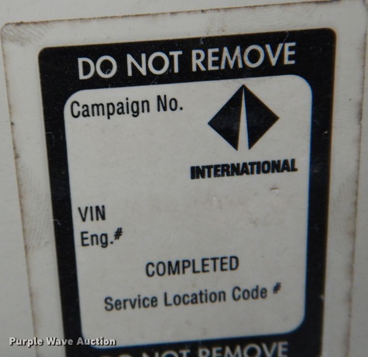 image for item DI8687 2000 International 3800  Amtran school bus