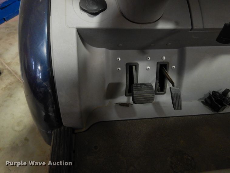 image for item DI8689 2002 Ford Think  golf cart