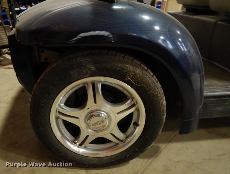 image for item DI8689 2002 Ford Think  golf cart