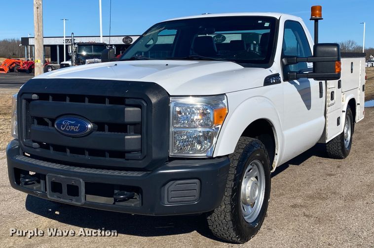 image for item DL6904 2015 Ford F250 Super Duty  utility bed pickup truck