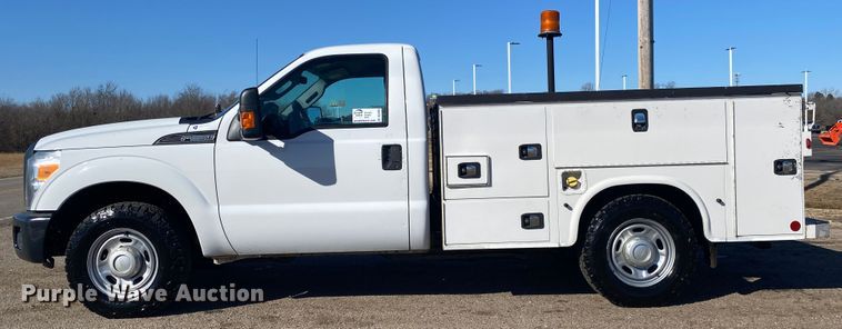 image for item DL6904 2015 Ford F250 Super Duty  utility bed pickup truck