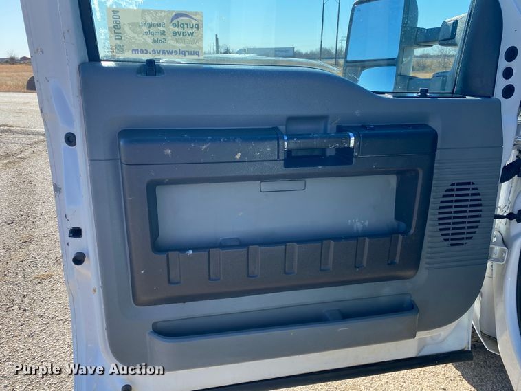 image for item DL6904 2015 Ford F250 Super Duty  utility bed pickup truck