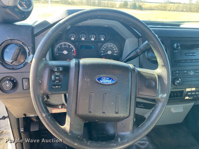 image for item DL6904 2015 Ford F250 Super Duty  utility bed pickup truck