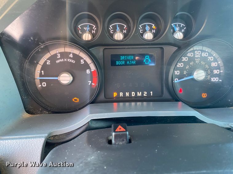 image for item DL6904 2015 Ford F250 Super Duty  utility bed pickup truck