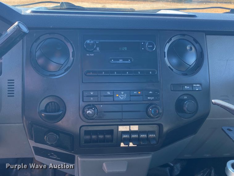 image for item DL6904 2015 Ford F250 Super Duty  utility bed pickup truck