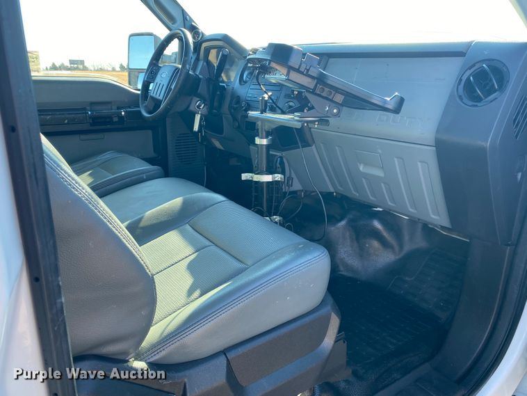 image for item DL6904 2015 Ford F250 Super Duty  utility bed pickup truck