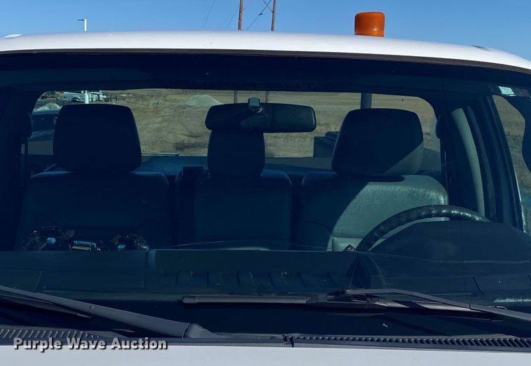 image for item DL6904 2015 Ford F250 Super Duty  utility bed pickup truck