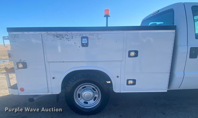 image for item DL6904 2015 Ford F250 Super Duty  utility bed pickup truck