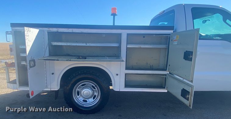 image for item DL6904 2015 Ford F250 Super Duty  utility bed pickup truck