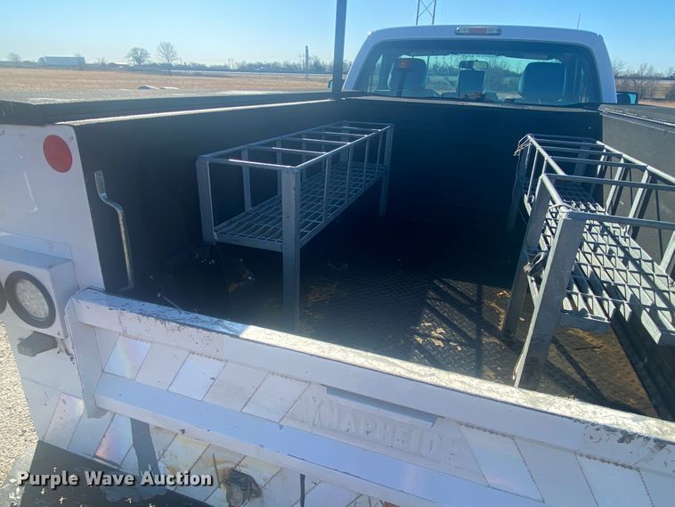 image for item DL6904 2015 Ford F250 Super Duty  utility bed pickup truck