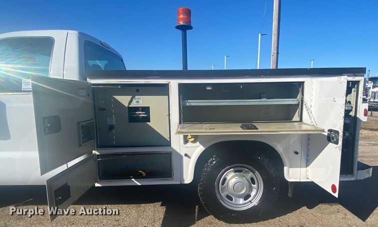 image for item DL6904 2015 Ford F250 Super Duty  utility bed pickup truck