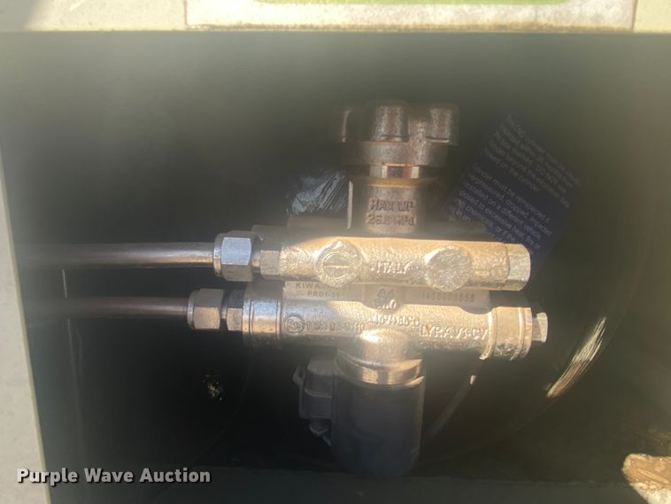 image for item DL6904 2015 Ford F250 Super Duty  utility bed pickup truck