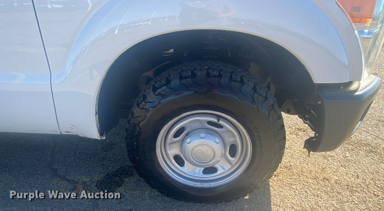 image for item DL6904 2015 Ford F250 Super Duty  utility bed pickup truck